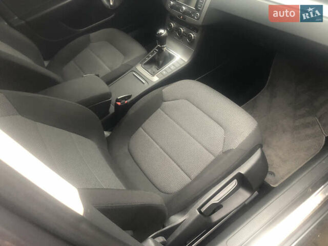 Серый Фольксваген Пассат, объемом двигателя 1.97 л и пробегом 256 тыс. км за 10899 $, фото 14 на Automoto.ua