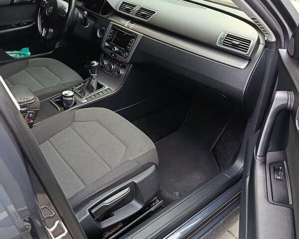 Серый Фольксваген Пассат, объемом двигателя 1.6 л и пробегом 218 тыс. км за 11500 $, фото 23 на Automoto.ua