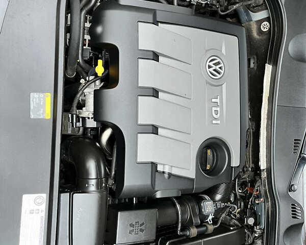 Серый Фольксваген Пассат, объемом двигателя 1.6 л и пробегом 240 тыс. км за 9300 $, фото 17 на Automoto.ua