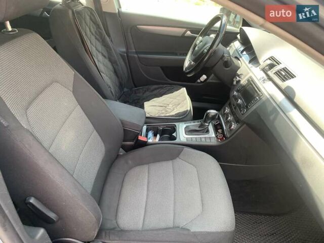 Сірий Фольксваген Пассат, об'ємом двигуна 1.6 л та пробігом 322 тис. км за 9000 $, фото 7 на Automoto.ua