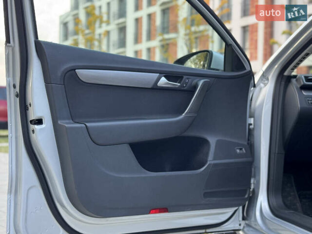 Серый Фольксваген Пассат, объемом двигателя 2 л и пробегом 216 тыс. км за 13250 $, фото 34 на Automoto.ua