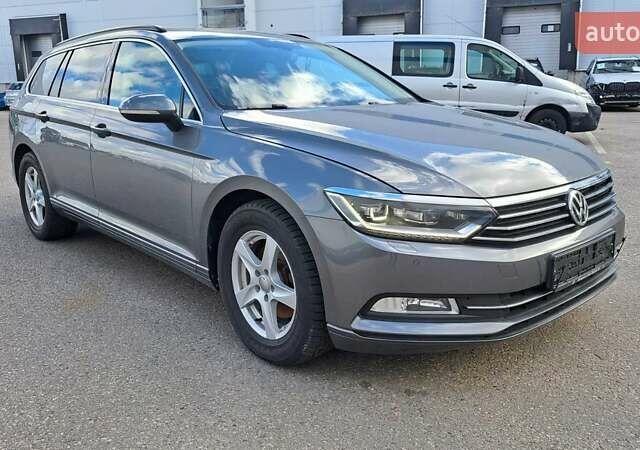 Серый Фольксваген Пассат, объемом двигателя 1.6 л и пробегом 153 тыс. км за 13500 $, фото 6 на Automoto.ua