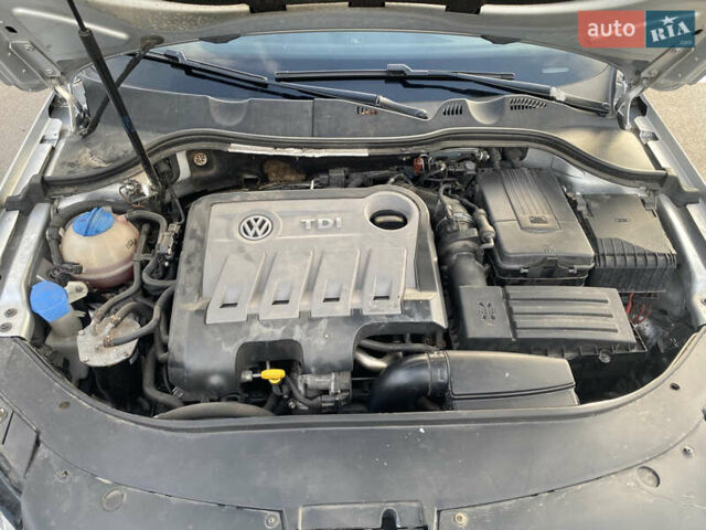 Серый Фольксваген Пассат, объемом двигателя 2 л и пробегом 290 тыс. км за 9988 $, фото 7 на Automoto.ua