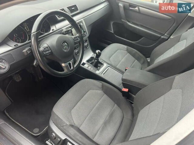 Серый Фольксваген Пассат, объемом двигателя 2 л и пробегом 192 тыс. км за 13800 $, фото 15 на Automoto.ua