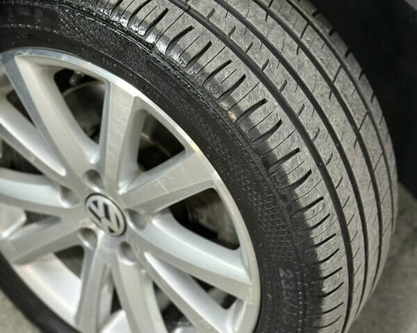 Серый Фольксваген Пассат, объемом двигателя 2 л и пробегом 220 тыс. км за 12900 $, фото 11 на Automoto.ua