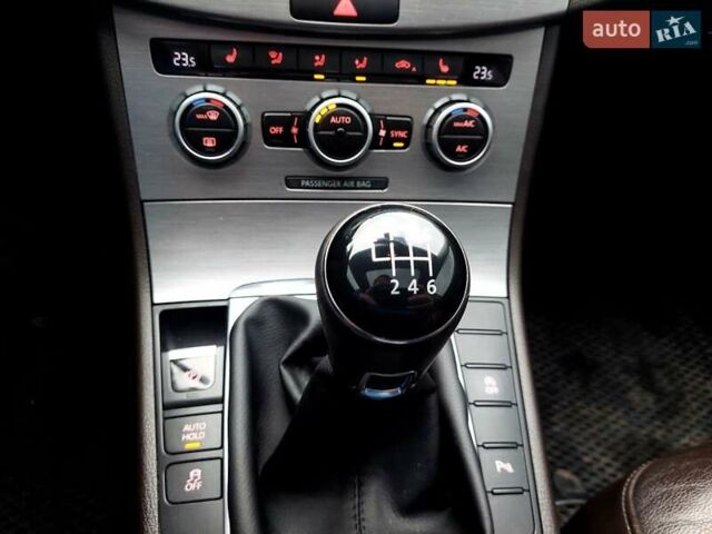 Серый Фольксваген Пассат, объемом двигателя 1.97 л и пробегом 275 тыс. км за 9900 $, фото 58 на Automoto.ua