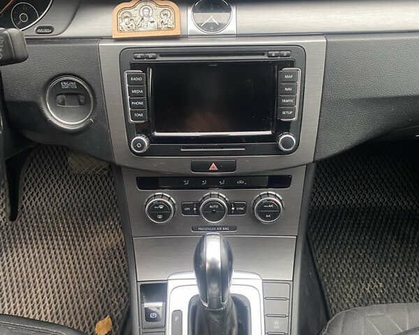 Серый Фольксваген Пассат, объемом двигателя 2 л и пробегом 333 тыс. км за 11700 $, фото 8 на Automoto.ua