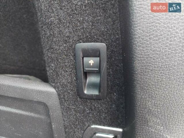 Серый Фольксваген Пассат, объемом двигателя 0 л и пробегом 223 тыс. км за 12999 $, фото 60 на Automoto.ua