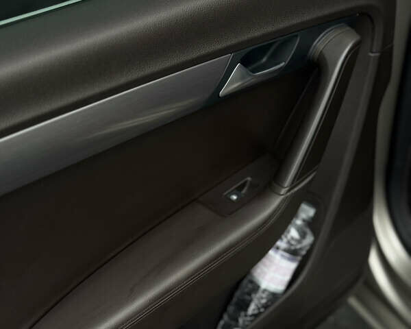 Сірий Фольксваген Пассат, об'ємом двигуна 1.97 л та пробігом 430 тис. км за 9333 $, фото 12 на Automoto.ua