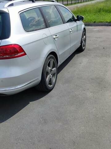 Серый Фольксваген Пассат, объемом двигателя 1.6 л и пробегом 273 тыс. км за 10500 $, фото 2 на Automoto.ua