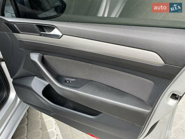 Серый Фольксваген Пассат, объемом двигателя 1.97 л и пробегом 267 тыс. км за 13950 $, фото 25 на Automoto.ua