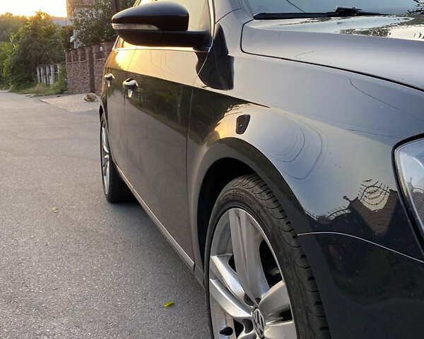 Серый Фольксваген Пассат, объемом двигателя 1.97 л и пробегом 279 тыс. км за 12600 $, фото 13 на Automoto.ua