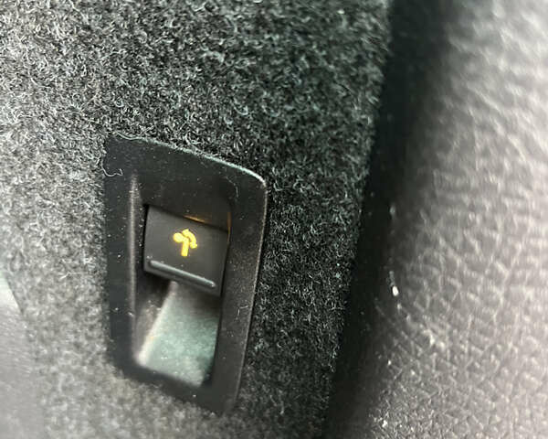 Серый Фольксваген Пассат, объемом двигателя 2 л и пробегом 192 тыс. км за 13800 $, фото 32 на Automoto.ua