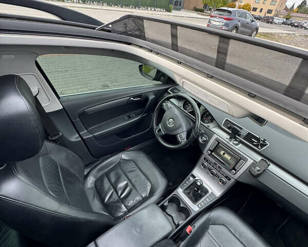 Серый Фольксваген Пассат, объемом двигателя 1.97 л и пробегом 229 тыс. км за 12399 $, фото 8 на Automoto.ua