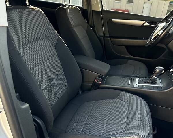 Серый Фольксваген Пассат, объемом двигателя 2 л и пробегом 213 тыс. км за 11700 $, фото 28 на Automoto.ua