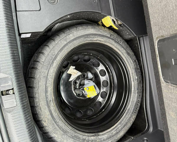 Серый Фольксваген Пассат, объемом двигателя 2 л и пробегом 324 тыс. км за 13500 $, фото 15 на Automoto.ua