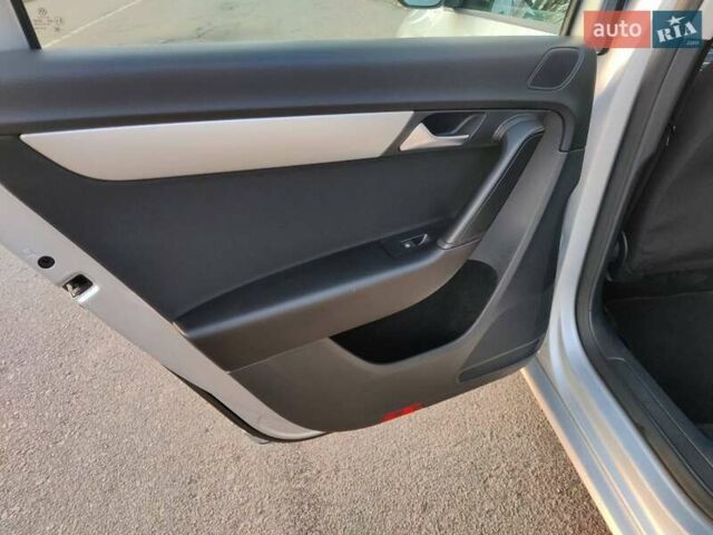 Сірий Фольксваген Пассат, об'ємом двигуна 1.6 л та пробігом 269 тис. км за 9900 $, фото 34 на Automoto.ua