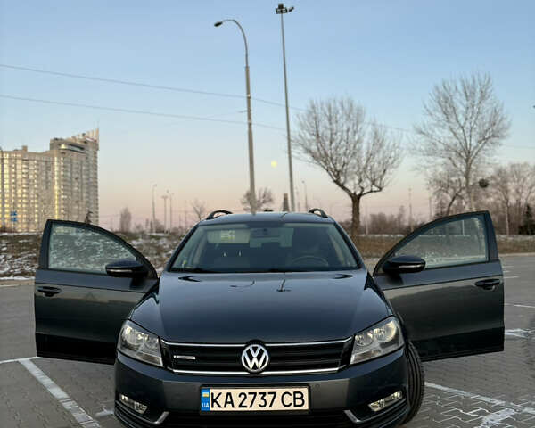 Сірий Фольксваген Пассат, об'ємом двигуна 1.6 л та пробігом 277 тис. км за 10600 $, фото 14 на Automoto.ua
