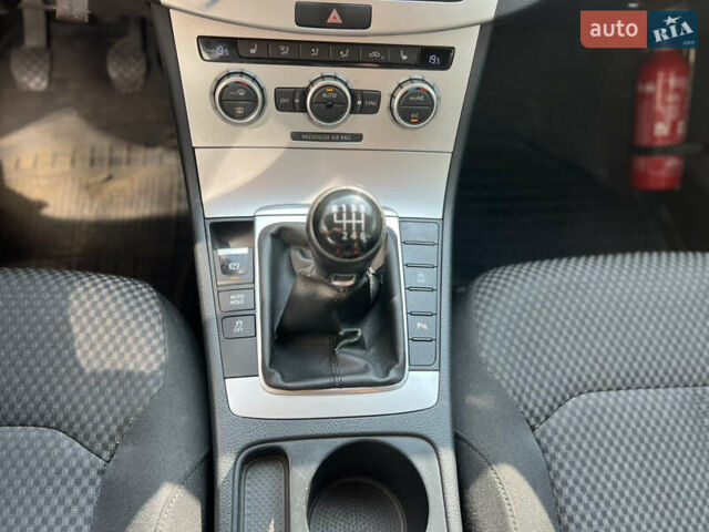 Серый Фольксваген Пассат, объемом двигателя 1.6 л и пробегом 193 тыс. км за 9500 $, фото 19 на Automoto.ua