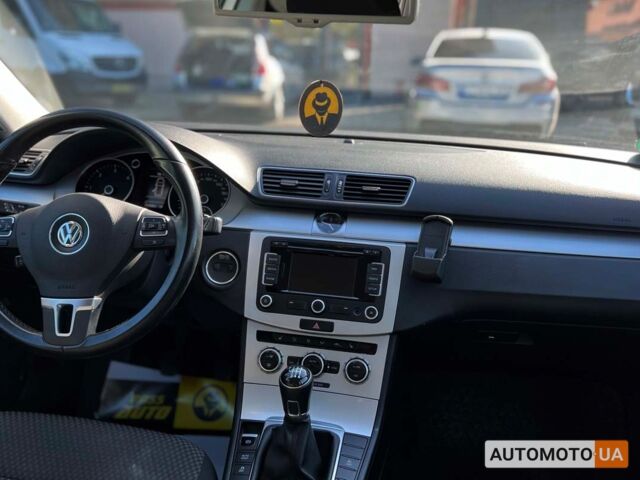 Серый Фольксваген Пассат, объемом двигателя 1.6 л и пробегом 200 тыс. км за 10900 $, фото 13 на Automoto.ua