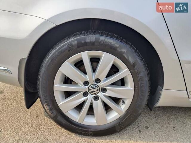 Сірий Фольксваген Пассат, об'ємом двигуна 1.97 л та пробігом 296 тис. км за 11600 $, фото 7 на Automoto.ua