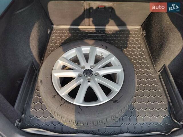 Сірий Фольксваген Пассат, об'ємом двигуна 1.97 л та пробігом 296 тис. км за 11600 $, фото 54 на Automoto.ua