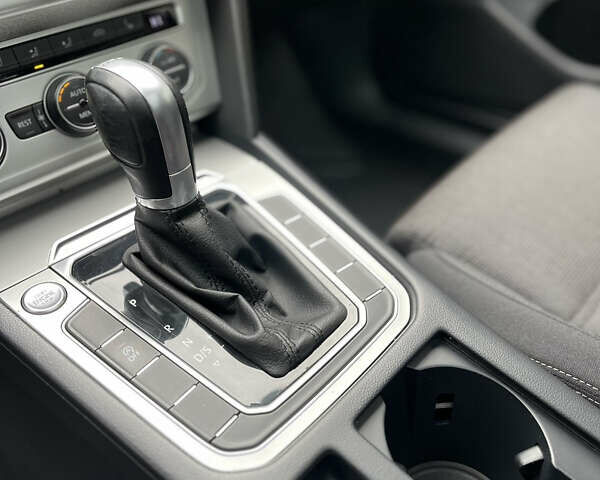 Сірий Фольксваген Пассат, об'ємом двигуна 2 л та пробігом 322 тис. км за 13850 $, фото 19 на Automoto.ua