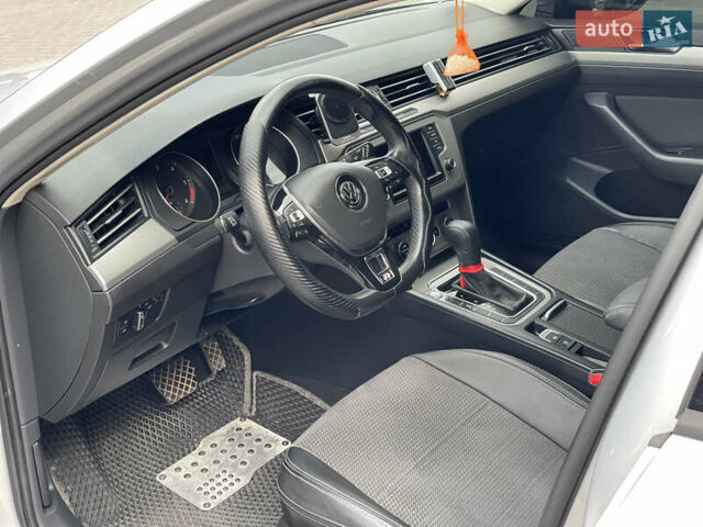 Серый Фольксваген Пассат, объемом двигателя 1.97 л и пробегом 267 тыс. км за 13950 $, фото 22 на Automoto.ua