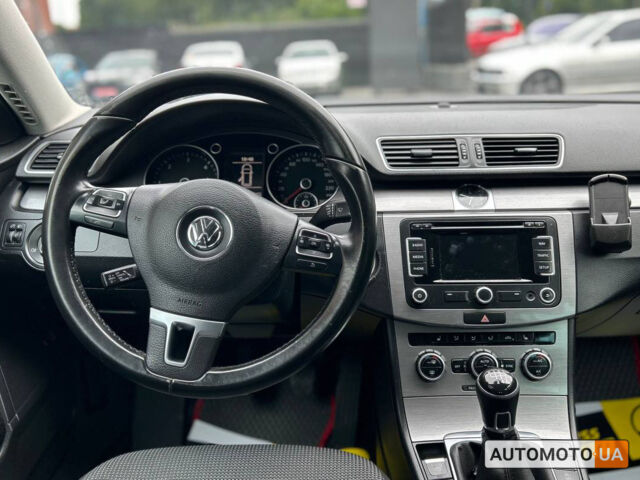 Серый Фольксваген Пассат, объемом двигателя 2 л и пробегом 282 тыс. км за 11600 $, фото 17 на Automoto.ua