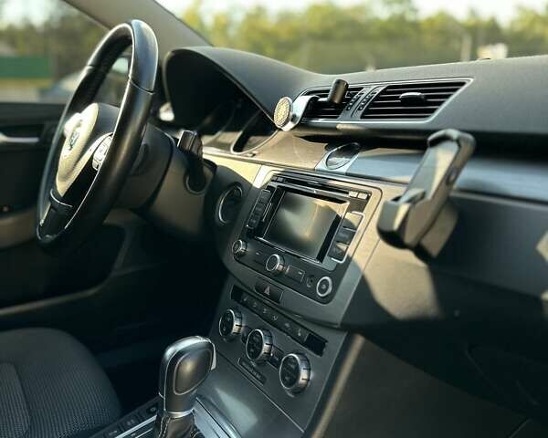 Серый Фольксваген Пассат, объемом двигателя 2 л и пробегом 213 тыс. км за 11700 $, фото 29 на Automoto.ua