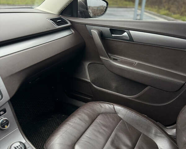 Сірий Фольксваген Пассат, об'ємом двигуна 1.97 л та пробігом 430 тис. км за 9333 $, фото 25 на Automoto.ua