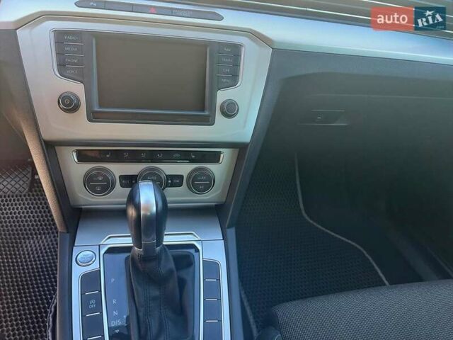 Серый Фольксваген Пассат, объемом двигателя 1.97 л и пробегом 206 тыс. км за 15900 $, фото 14 на Automoto.ua