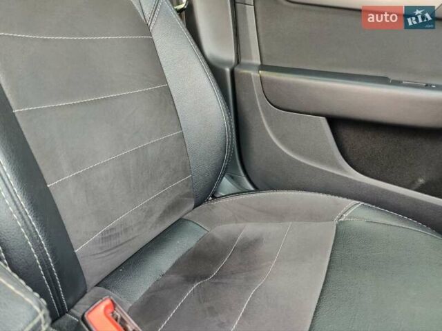 Сірий Фольксваген Пассат, об'ємом двигуна 1.97 л та пробігом 296 тис. км за 11600 $, фото 14 на Automoto.ua