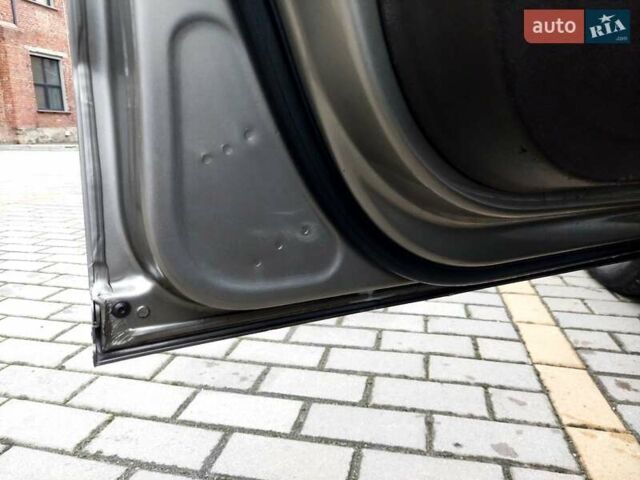 Серый Фольксваген Пассат, объемом двигателя 1.97 л и пробегом 275 тыс. км за 9900 $, фото 25 на Automoto.ua