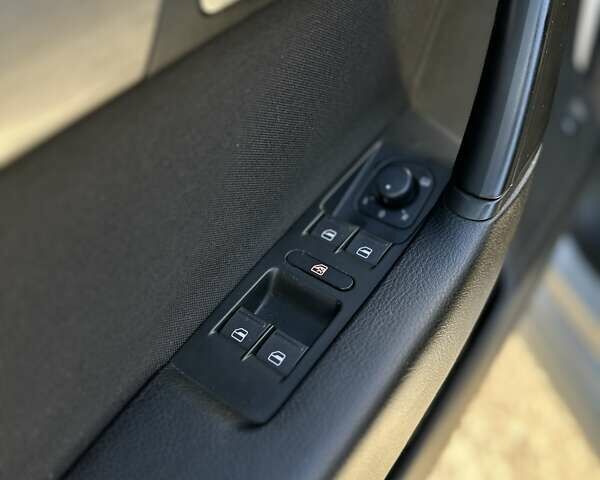 Серый Фольксваген Пассат, объемом двигателя 2 л и пробегом 213 тыс. км за 11700 $, фото 33 на Automoto.ua