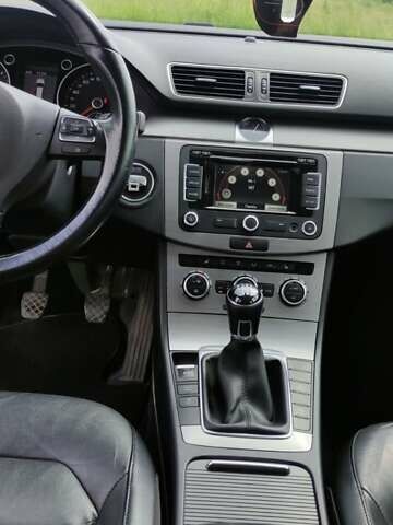 Серый Фольксваген Пассат, объемом двигателя 1.6 л и пробегом 273 тыс. км за 10500 $, фото 40 на Automoto.ua