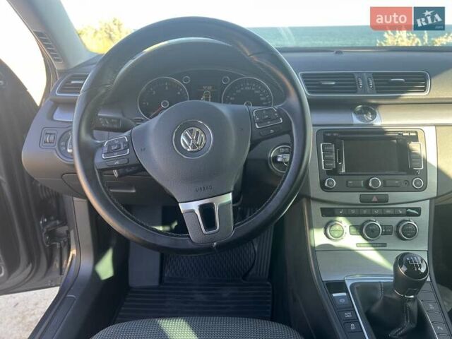 Сірий Фольксваген Пассат, об'ємом двигуна 2 л та пробігом 279 тис. км за 12350 $, фото 26 на Automoto.ua