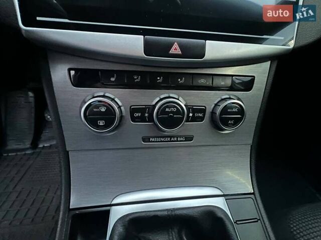 Серый Фольксваген Пассат, объемом двигателя 1.97 л и пробегом 288 тыс. км за 9800 $, фото 16 на Automoto.ua