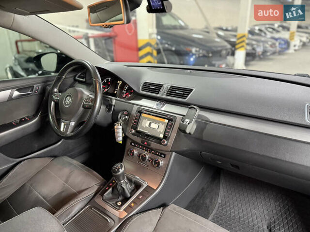 Серый Фольксваген Пассат, объемом двигателя 2 л и пробегом 220 тыс. км за 12900 $, фото 20 на Automoto.ua