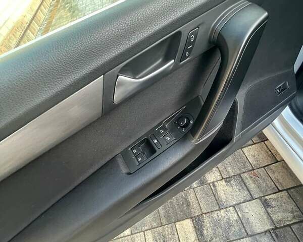 Серый Фольксваген Пассат, объемом двигателя 2 л и пробегом 293 тыс. км за 13000 $, фото 10 на Automoto.ua