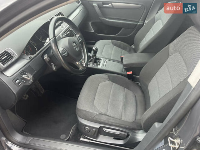 Серый Фольксваген Пассат, объемом двигателя 2 л и пробегом 192 тыс. км за 13800 $, фото 14 на Automoto.ua