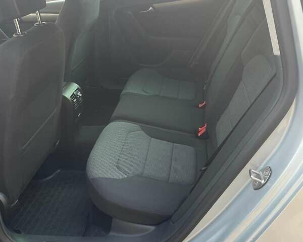 Серый Фольксваген Пассат, объемом двигателя 2 л и пробегом 293 тыс. км за 13000 $, фото 15 на Automoto.ua