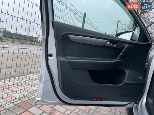 Серый Фольксваген Пассат, объемом двигателя 2 л и пробегом 278 тыс. км за 13500 $, фото 6 на Automoto.ua