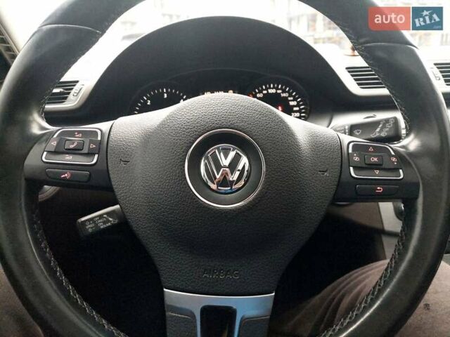 Сірий Фольксваген Пассат, об'ємом двигуна 2 л та пробігом 275 тис. км за 10900 $, фото 75 на Automoto.ua