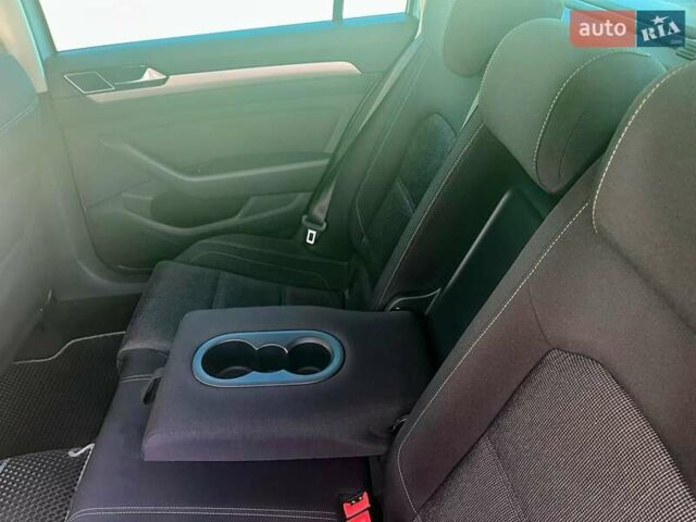 Серый Фольксваген Пассат, объемом двигателя 1.97 л и пробегом 206 тыс. км за 15900 $, фото 31 на Automoto.ua