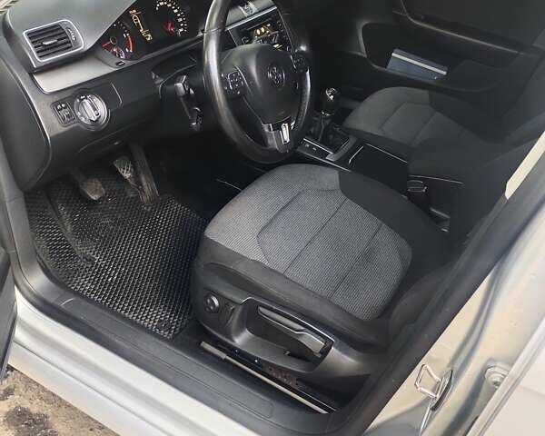 Серый Фольксваген Пассат, объемом двигателя 1.6 л и пробегом 281 тыс. км за 10700 $, фото 34 на Automoto.ua