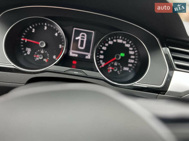 Сірий Фольксваген Пассат, об'ємом двигуна 2 л та пробігом 322 тис. км за 13850 $, фото 22 на Automoto.ua