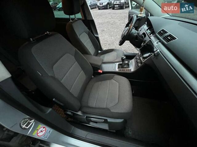 Серый Фольксваген Пассат, объемом двигателя 1.97 л и пробегом 288 тыс. км за 9800 $, фото 11 на Automoto.ua