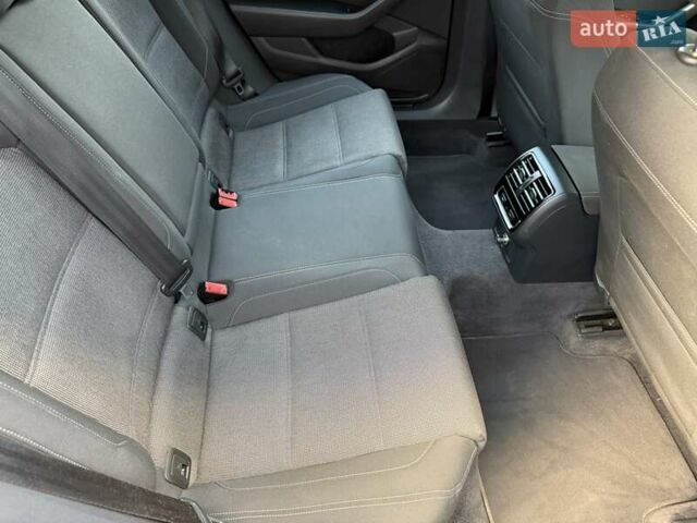 Серый Фольксваген Пассат, объемом двигателя 1.97 л и пробегом 220 тыс. км за 14500 $, фото 29 на Automoto.ua