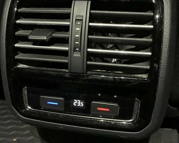 Серый Фольксваген Пассат, объемом двигателя 1.6 л и пробегом 153 тыс. км за 13500 $, фото 12 на Automoto.ua